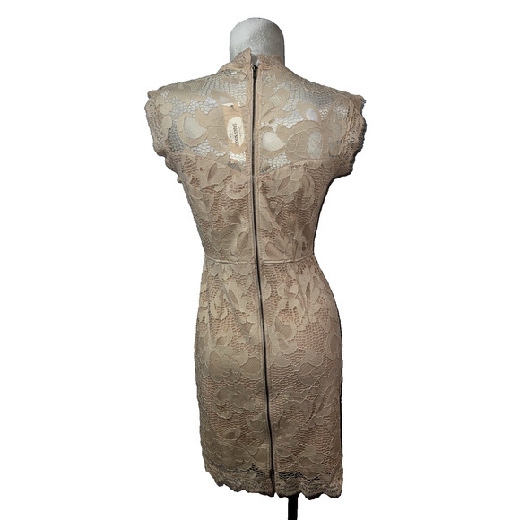 New SANS Souci Dress Size L Nude Pink Lace Sleeveless High Neck Lined Cocktail - Picture 5 of 7